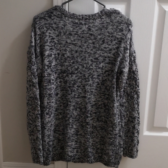 Oversized Garage Sweater - Picture 3 of 3